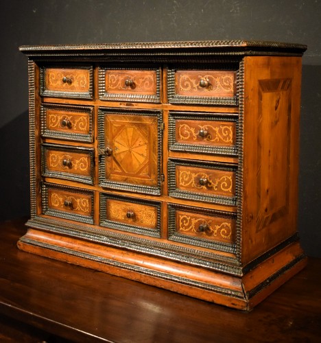 Inlaid coin cabinet  - Italian Renaissance,  late of the 16th century - 